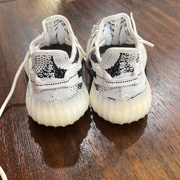 YEEZY BOOST 350 V2 Zebra - Picture 4 of 8